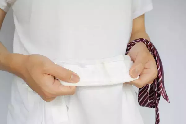 「半径1メートルに入るとバレる…オシャレなのに清潔感がない人が着ている｢一発アウト｣シャツの特徴」の画像