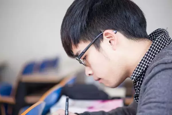 「おかげで学年300人中299位だった僕が東大現役合格できた…受験当日の昼メシにした"お守り代わり"の意外な飲料」の画像