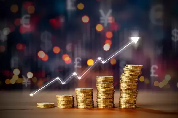 「変動金利で家を買った人に悪夢が待つ…経済評論家｢日銀が10年600兆バラ撒いて賃金が上がらない日本の末路｣」の画像