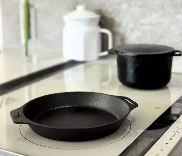 「広告費ゼロのフライパンで1億円…マンホールの蓋を作る｢下請け町工場｣を蘇らせた38歳職人が毎日続けた日課」の画像