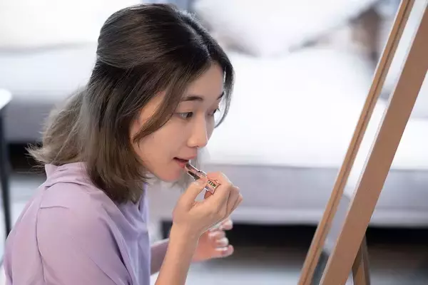 ｢家庭でも化粧を忘れるな｣猛烈会社員×専業主婦時代に企業研修で使われた｢夫の飼育法20カ条｣衝撃の中身