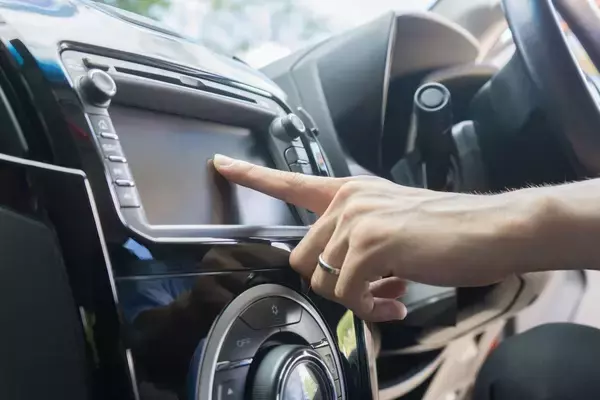 「300万超の時計を持つカリスマ講師なのに事務所はボロ小屋…成功する人が｢お金をかけているもの｣」の画像