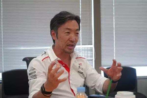 「豊田章男から｢諦めた夢｣を託された…数学偏差値35→世界で11人だけの｢F1チーム代表｣になった日本人の正体」の画像