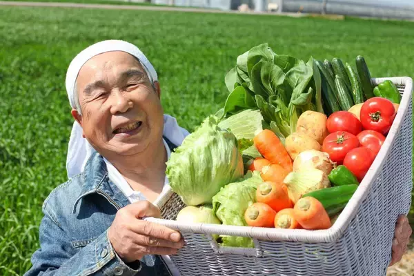 重要なのはカロリーでも品数でもない…90歳を超えてもヨボヨボ知らずの夫婦が毎食欠かさず食べていたもの