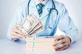 「医師｢年収3000万円はザラです｣…医療費は急増､病院は7割赤字なのに､開業医はなぜ高給なのか」の画像3