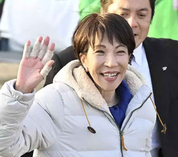 「高市首相｢手痛ドタキャン騒動｣を現役医師が時系列検証…プロが｢あのテーピング｣に抱いた強烈な違和感」の画像