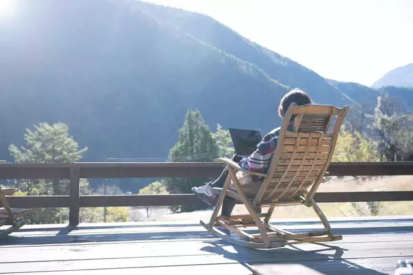 ｢都会の生活に疲れて田舎に完全移住｣は危うい…山村に移住した思想家が都会との関係を切らない深いワケ