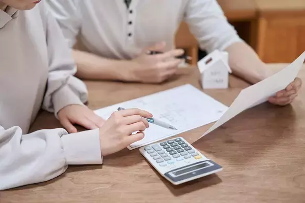 「月2万円の積立で｢年金+月10万円｣の上乗せ資金を実現できる…プロの"運用プラン完全シミュレーション"」の画像