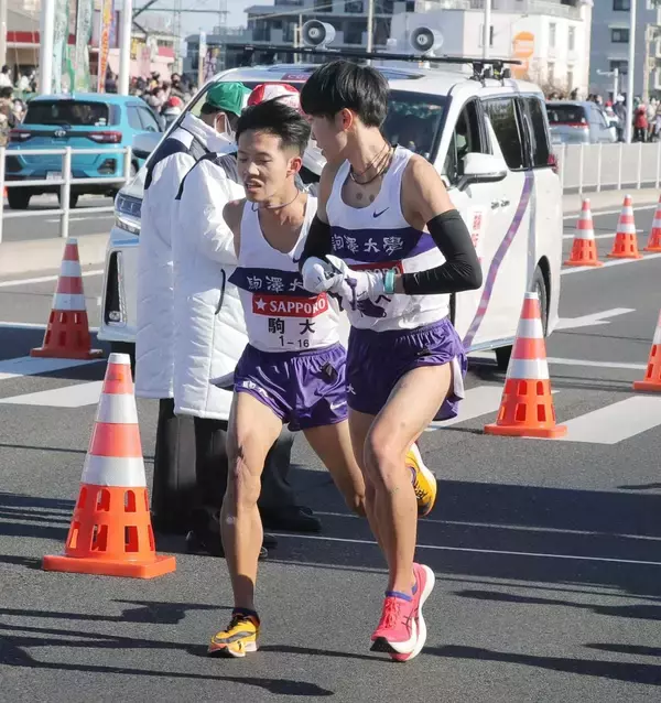 「｢負けっぱなしで終われるか｣…キラキラ言葉が並ぶ元日の朝刊にアシックスが載せた"異例のメッセージ"」の画像