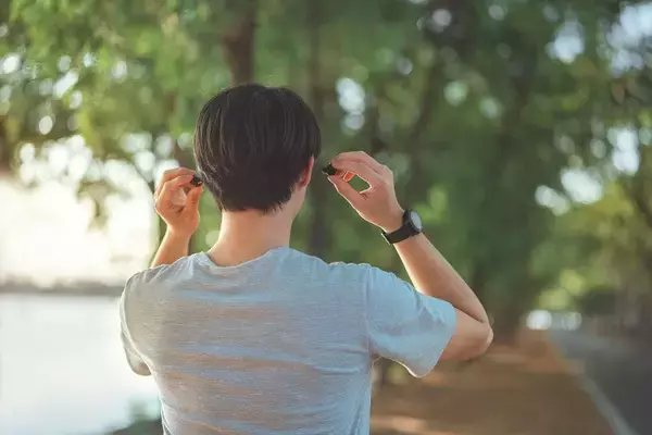 「1回10分･室内でもできる…整形外科医が｢姿勢も血流もよくなる｣と勧める"肋骨ウォーキング"の効果【2026年1月BEST】」の画像