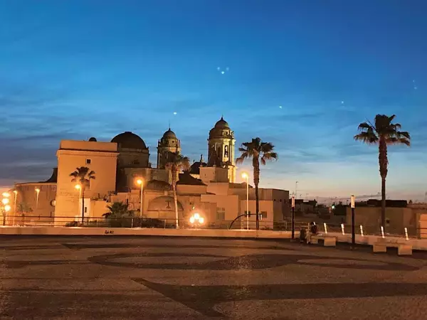 「人生の目標は｢何かを成し遂げること｣ではない…50代女性がコンビニのない街で見つけた人生の本当の意味」の画像