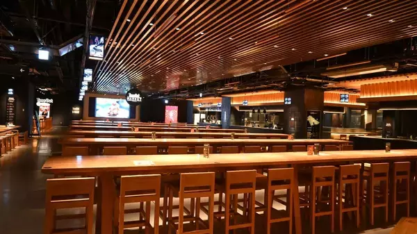 大阪駅直結なのに､日本人も外国人客も来ない…開業1年で｢廃墟フードコート｣と呼ばれたピカピカ新施設の悲劇