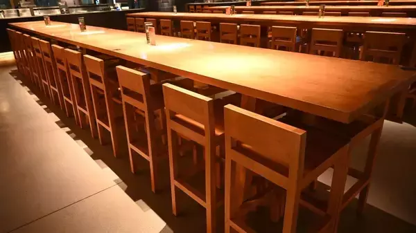 「大阪駅直結なのに､日本人も外国人客も来ない…開業1年で｢廃墟フードコート｣と呼ばれたピカピカ新施設の悲劇」の画像