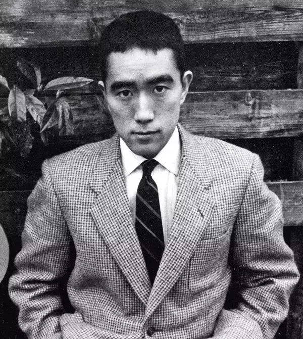 バラ300本が今生の別れだった…｢ノーベル賞が欲しい｣と言った三島由紀夫に美輪明宏が切った痛烈なタンカ