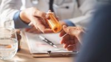 日本はガン治療の｢新薬｣が遅いうえに高すぎる…それでも｢使いたい人｣に医師が教える｢秘密の抜け道｣