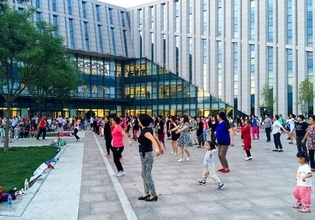 ｢小卒の富裕層｣が日本の不動産を爆買い…中国の若者を絶望させている｢踊るおばちゃん集団｣の知られざる正体
