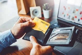 管理職になった33歳会社員､たった1日で貯金の約2割が消えた…｢これを買ったら一巻の終わり｣な支出先