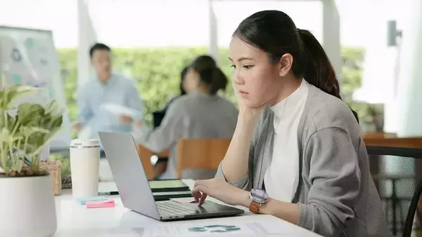 「｢怒り｣よりも｢罪悪感｣よりも人を追い込む…カウンセラーが隠すより認めたほうがラクという感情の正体」の画像