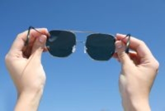 サングラスを買うときは絶対ここをチェックして…眼科医が｢価格｣､｢デザイン｣より真っ先に見る場所