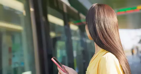 これでぎゅうぎゅうの満員電車でもストレスなし…マインドフルネスのプロが意識を向ける車内のアイテム