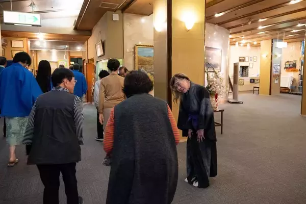 「かつては｢湯田の笑われ者｣と嘲笑…経営危機に瀕した81歳大女将が見つけた"バスツアーが押し寄せる突破口"」の画像