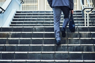 ウォーキングは1日1万歩も必要ない…医師｢2週間で体の疲れ具合が激変する"1日15分運動"｣