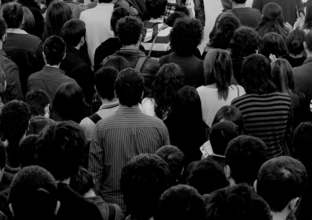 なぜ戦争がこの世からなくならないのか…ヒトが進化の過程で獲得した｢共感力｣による意外な副作用