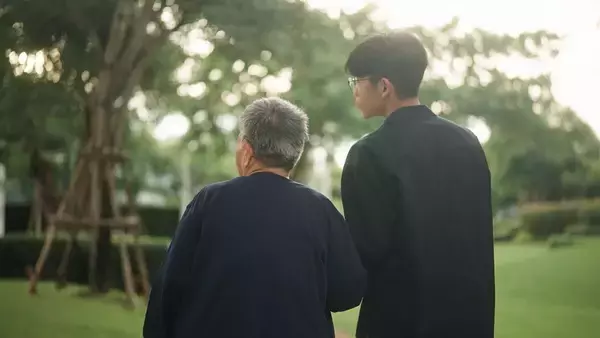 「｢空き家維持で年間50万円の出費｣親が亡くなってからでは遅すぎる…"実家じまい"をうまく切り出す方法」の画像