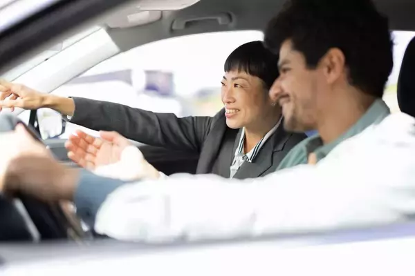 「三流ほど｢お世辞を言わない｣､では一流は…トップセールスがあえて"ミエミエの褒め言葉"を使うワケ」の画像