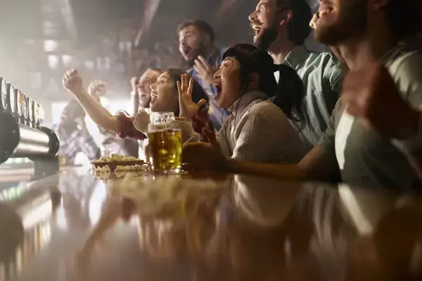 「テレビの｢タダで見られるW杯 ｣が揺らいでいる…WBCをのみ込んだ｢有料化の波｣がサッカーに迫る理由」の画像