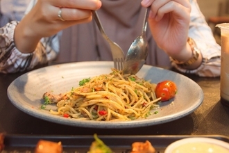 医師｢朝食･昼食･夕食は3:5:2が最適｣､では糖質摂取量の黄金比は…血糖値の急上昇を防ぐ食べ方