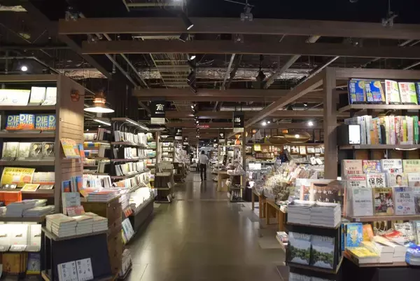 「｢本が売れない時代｣なのに30年間右肩上がり…京都生まれの大垣書店が突き止めた"本離れ"の意外な突破口」の画像