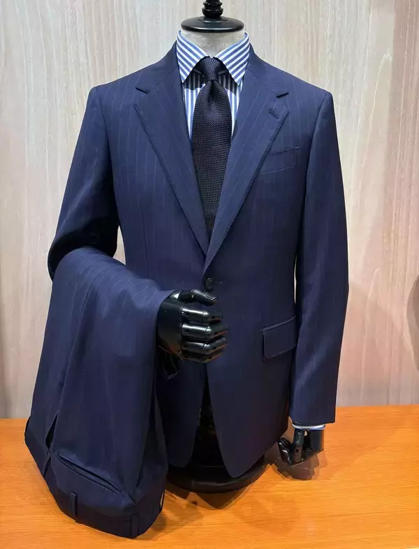 「仕事のデキない人ほど｢カッコいいスーツ｣を着ている…信頼度がゼロになる｢ビジネスで一発アウト｣着こなし5選」の画像