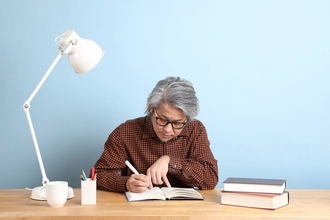 だから目標なんて宣言するな…72歳で英検1級に合格した人が"たった1人"を除いて誰にも言わず独学したワケ