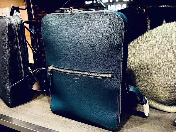 「大事な商談に｢ビジネスリュック｣は一発アウト…相手から｢仕事のデキない人｣認定されるNGアイテム3選」の画像