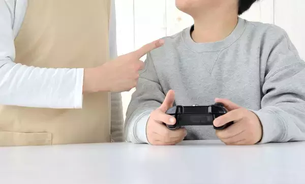 ｢ゲームはもう終わりにしなさい!｣は逆効果…｢時間をきっちり守れる子｣に育てる親の声かけフレーズ