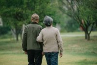 認知症､心臓発作､大動脈乖離､パーキンソン…親4人計352歳を同時介護する｢50歳漫画家デビュー｣女性の日常