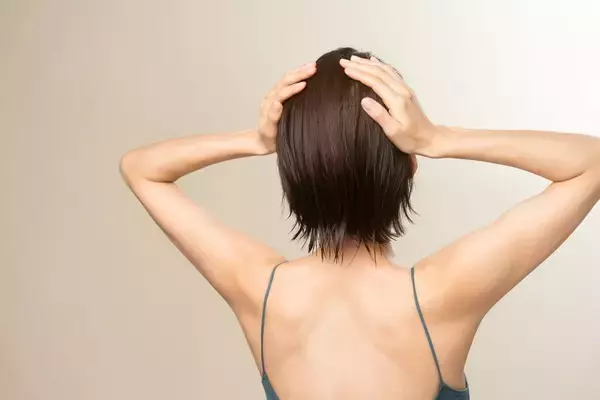 どんなに高価な服でも隠し切れない…スピーチのプロが指摘する｢驚くほど年齢が現れる身体の部位｣