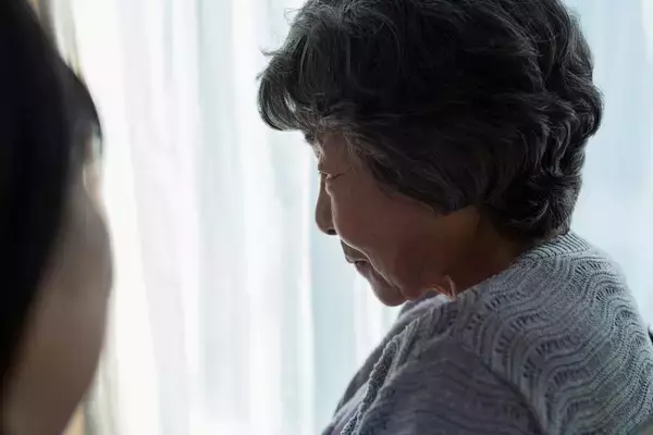 見落とすと深い後悔が待ち受ける…5000人を見送った医師が話す"老親の元気な時間"が終わる2つのサイン