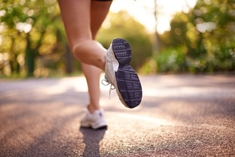 ランニングと同じ健康効果を得られるのに､ケガのリスクが少ない…医師が推奨する60代から始まるべき運動