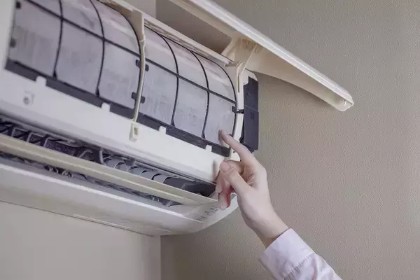 「｢設定温度は28℃｣｢風量最大は電気代がかかる｣はウソ…多くの人が間違って信じている｢エアコン神話｣」の画像