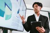 「そりゃ念入りにプレゼンを用意しても伝わらないわ…｢人は見た目が9割｣の"見た目"の本当の意味」の画像1