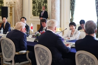 支持率8割超えの一方で…高市首相叩き｢トランプの現地妻｣｢パンパン｣無意識に日本サゲする人の"病理"