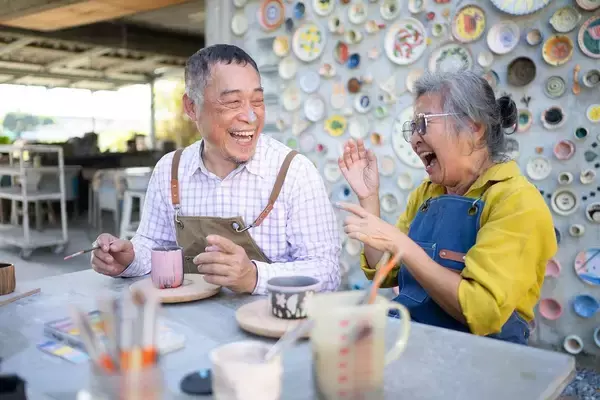 ｢給料44%減｣なのに幸福度は1位…働く60代が30～50代を抑えて｢最も幸せな世代｣になるカラクリ