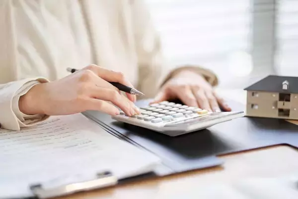 名目賃金が｢34年ぶりの伸び｣でも喜べない…9月からの｢値上げの秋｣で家計を守る人が最初に見直す"保険料"