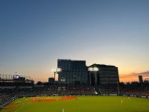 ファンは2200万人に激減したのに史上最高の観客動員を記録…｢満員御礼｣が続くプロ野球にある致命的な欠陥