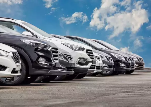 トヨタでも､ホンダでも､日産でもない…米誌が｢世界一安全｣と絶賛した"日本の自動車メーカー"の名前