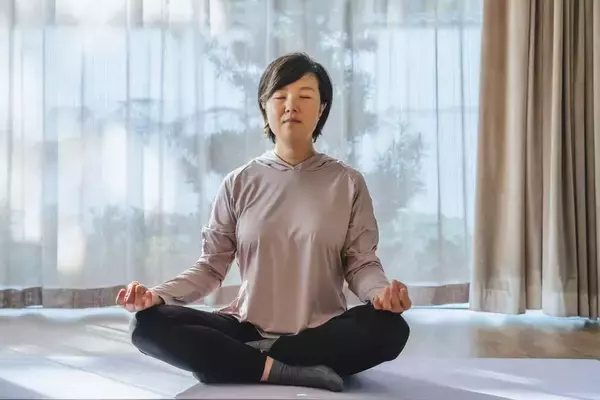 「ほんの10分で心身の緊張がほぐれ､悩みや不安が消えてぐっすり眠れる…禅が教える効果的に疲れを取る方法」の画像