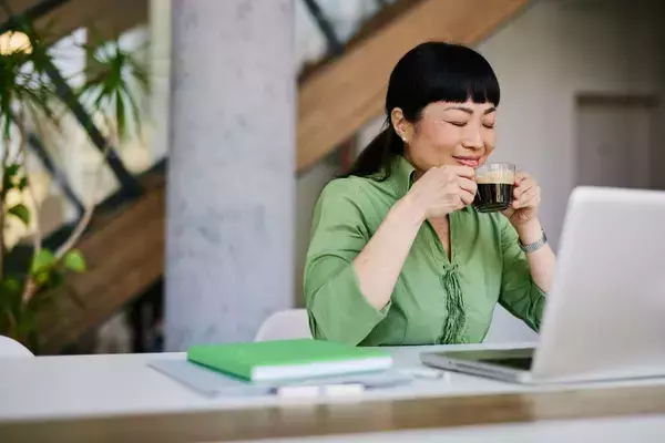 「ほんの10分で心身の緊張がほぐれ､悩みや不安が消えてぐっすり眠れる…禅が教える効果的に疲れを取る方法」の画像