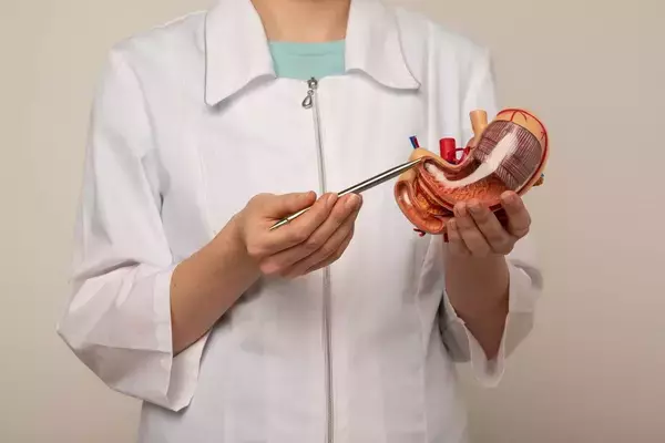 「｢胃がん予防に効果的｣のはずが…タバコを吸う人が飲むと発症率が2倍以上になる｢健康にいい飲み物｣の名前」の画像